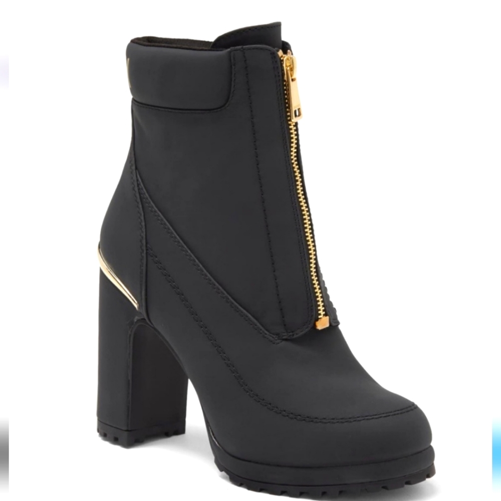 🎉HP!🎉 DKNY Lug Sole Boots Black Size 7.5